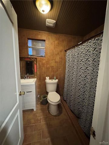 3757 Tom Gill Road, Penitas, TX 78576