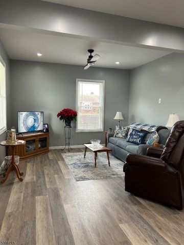 333 S 4Th St, Lopatcong Twp., NJ 08865