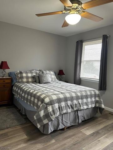 333 S 4Th St, Lopatcong Twp., NJ 08865