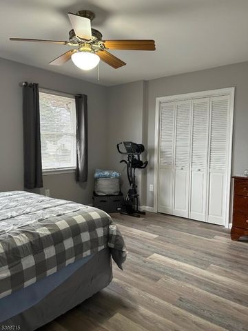 333 S 4Th St, Lopatcong Twp., NJ 08865