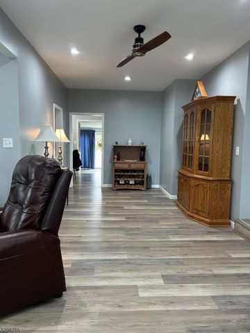 333 S 4Th St, Lopatcong Twp., NJ 08865