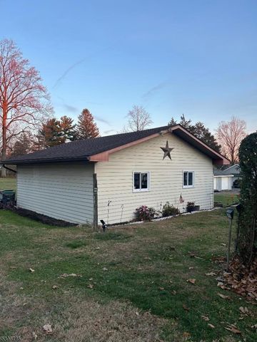 333 S 4Th St, Lopatcong Twp., NJ 08865