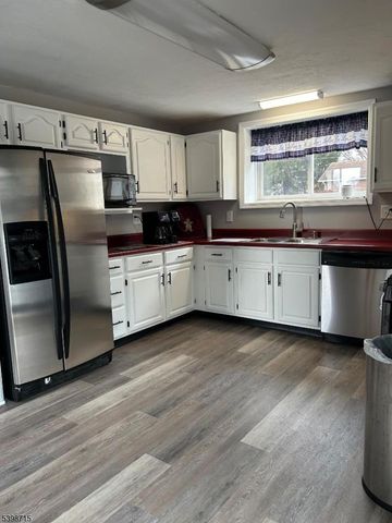 333 S 4Th St, Lopatcong Twp., NJ 08865