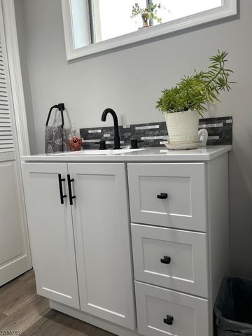 333 S 4Th St, Lopatcong Twp., NJ 08865