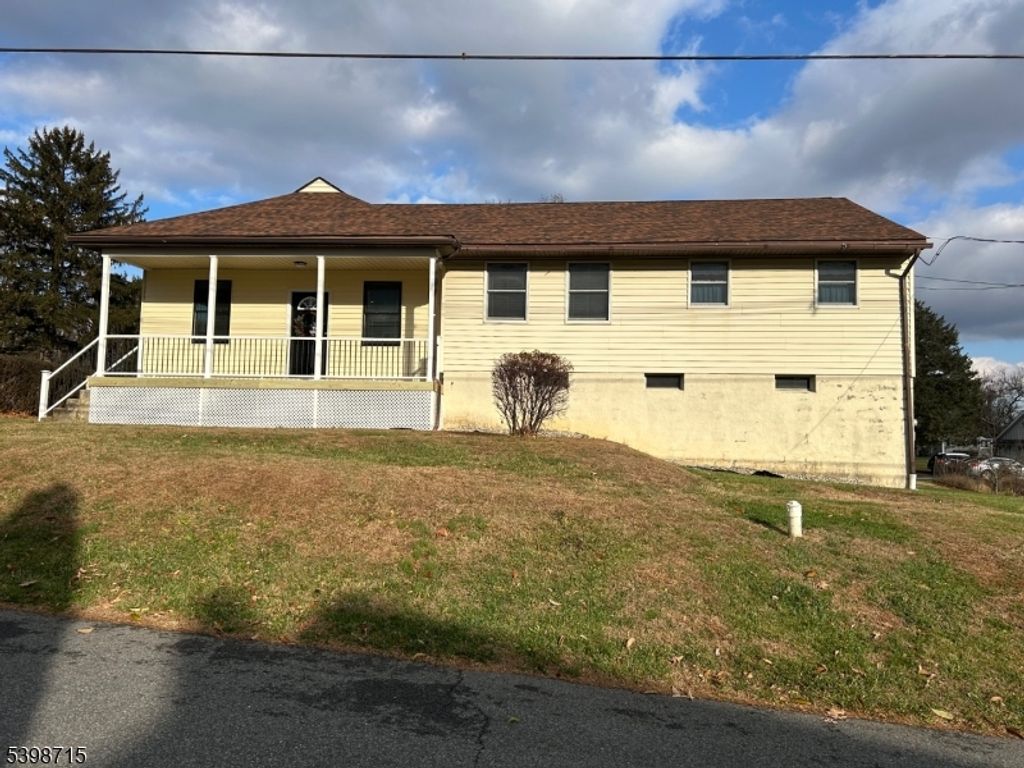 333 S 4Th St, Lopatcong Twp., NJ 08865