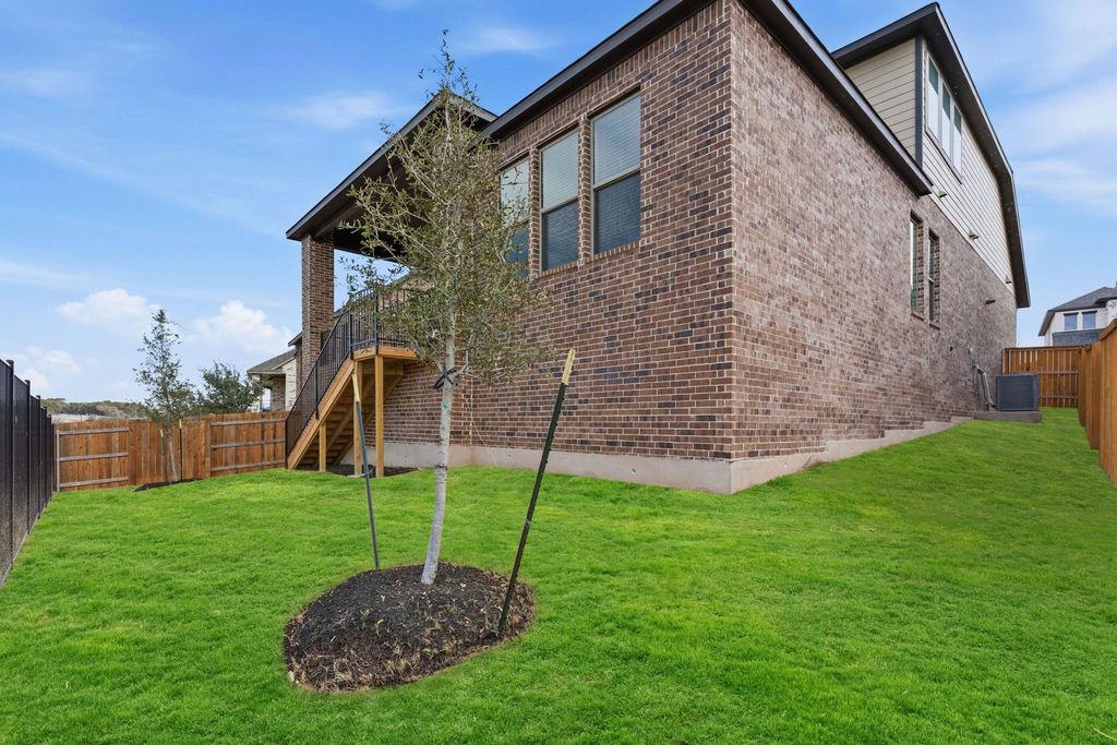 276 Prickly Poppy LOOP, Kyle, TX 78640