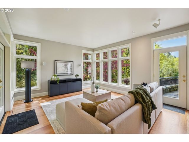 6103 Nw CORNELL Rd, Portland, OR 97210