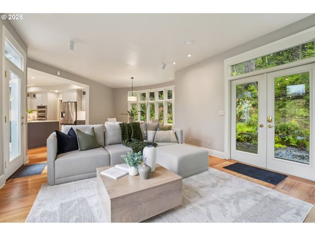 6103 Nw CORNELL Rd, Portland, OR 97210