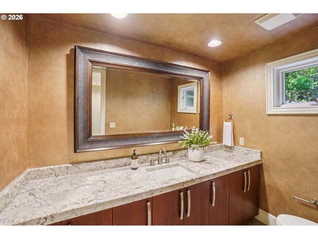 6103 Nw CORNELL Rd, Portland, OR 97210