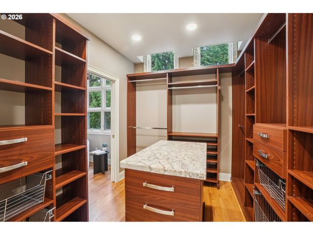 6103 Nw CORNELL Rd, Portland, OR 97210