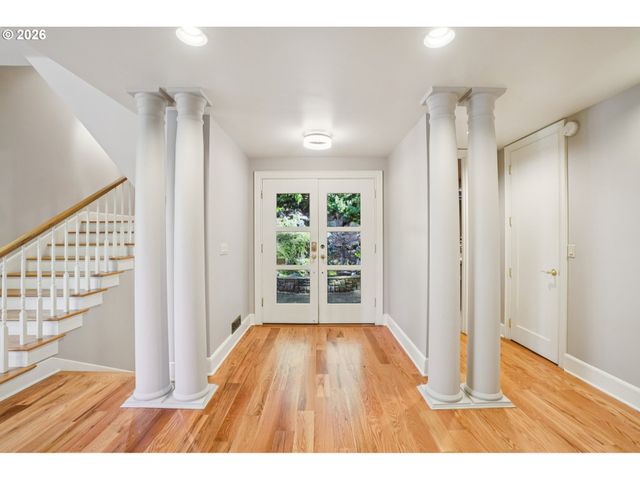 6103 Nw CORNELL Rd, Portland, OR 97210