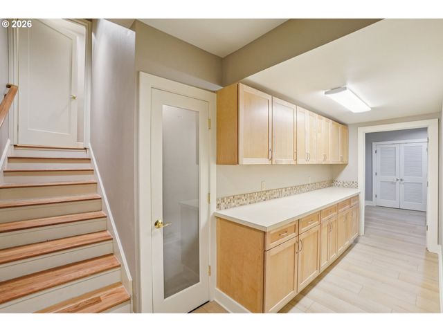 6103 Nw CORNELL Rd, Portland, OR 97210