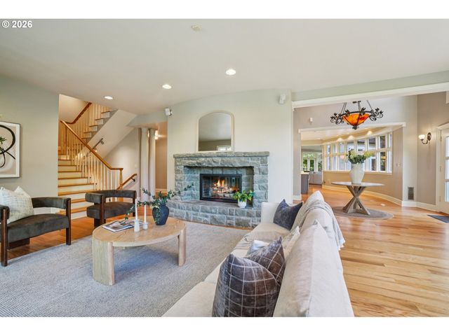 6103 Nw CORNELL Rd, Portland, OR 97210