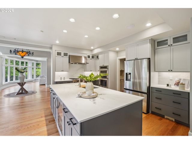 6103 Nw CORNELL Rd, Portland, OR 97210