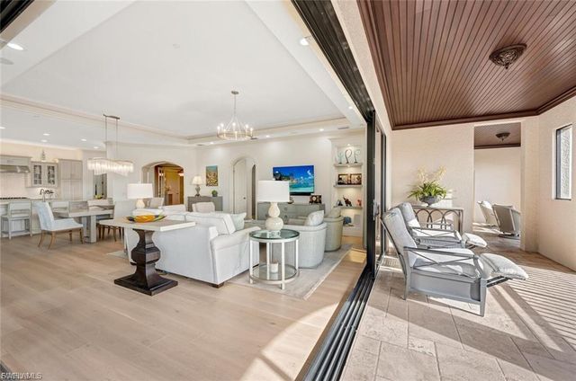 2542 Marquesa Royale LN 6, Naples, FL 34109