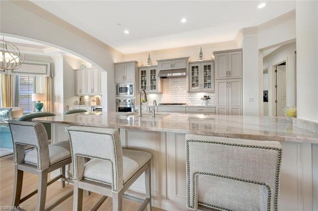 2542 Marquesa Royale LN 6, Naples, FL 34109