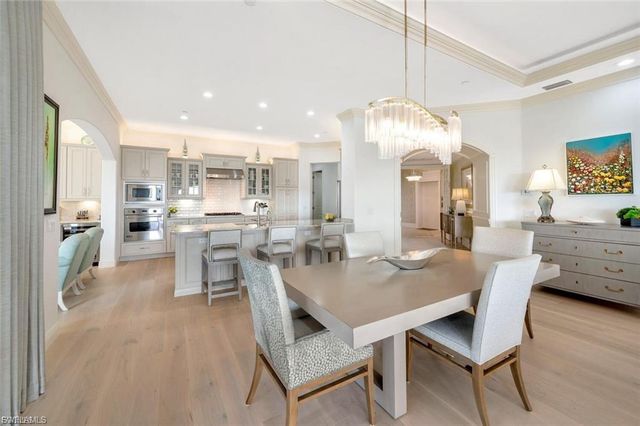 2542 Marquesa Royale LN 6, Naples, FL 34109