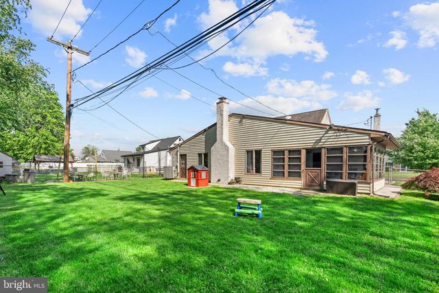 119 HARVEST RD, Levittown, PA 19056