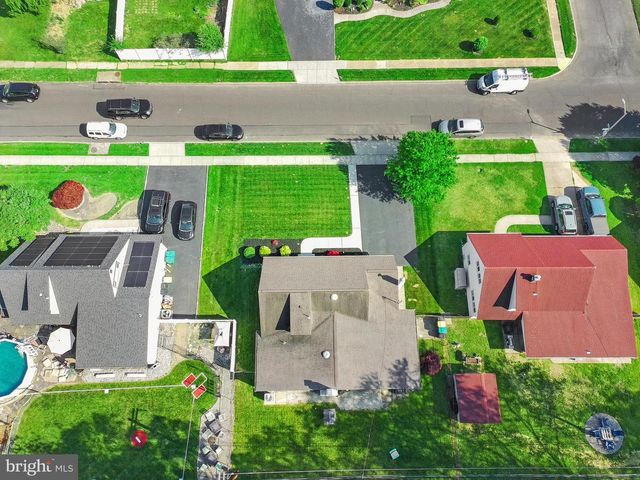 119 HARVEST RD, Levittown, PA 19056