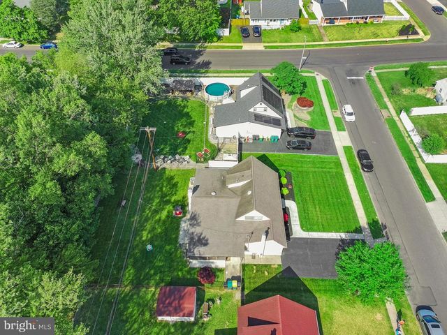 119 HARVEST RD, Levittown, PA 19056