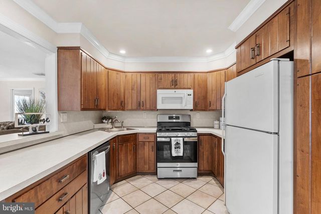 119 HARVEST RD, Levittown, PA 19056