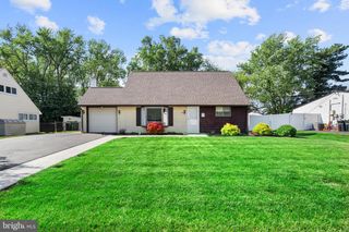 119 HARVEST RD, Levittown, PA 19056