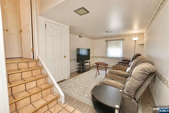 16 Morse Place, Belleville, NJ 07109