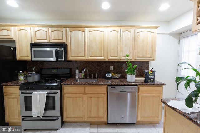808 GAUL ST, Philadelphia, PA 19125
