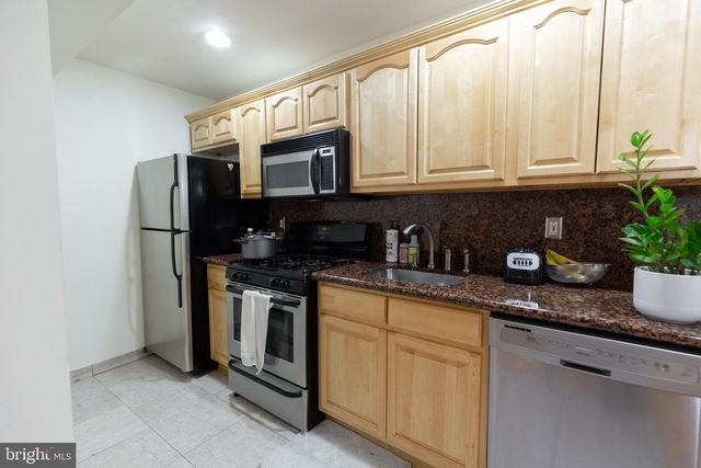 808 GAUL ST, Philadelphia, PA 19125