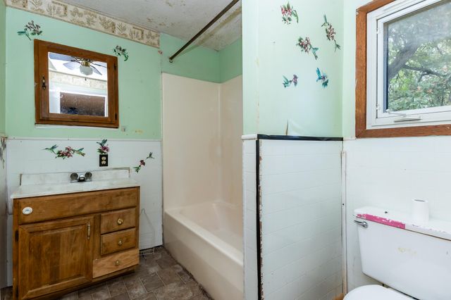 743 State Highway 32, Buffalo, MO 65622