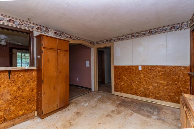 743 State Highway 32, Buffalo, MO 65622