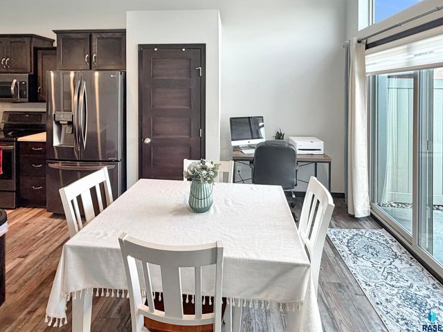 9528 W Broek Dr Drive, Sioux Falls, SD 57016