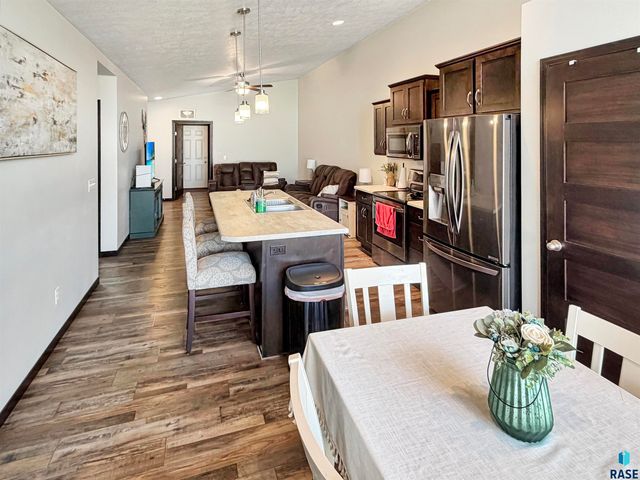 9528 W Broek Dr Drive, Sioux Falls, SD 57016