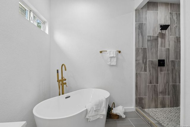 1611 W French Pl, San Antonio, TX 78201