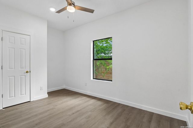 1611 W French Pl, San Antonio, TX 78201