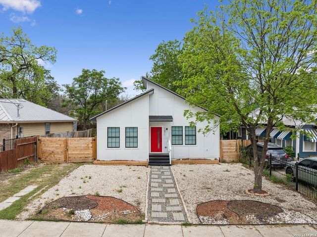 1611 W French Pl, San Antonio, TX 78201