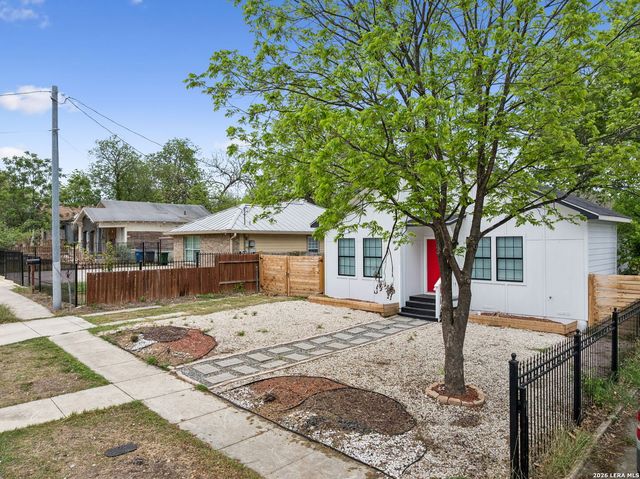 1611 W French Pl, San Antonio, TX 78201