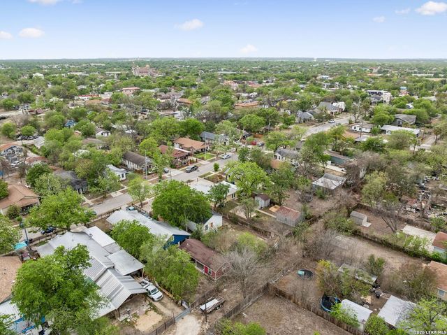 1611 W French Pl, San Antonio, TX 78201