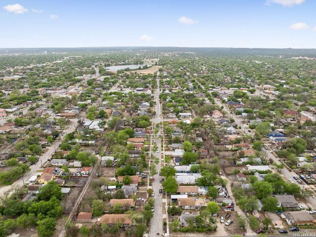 1611 W French Pl, San Antonio, TX 78201