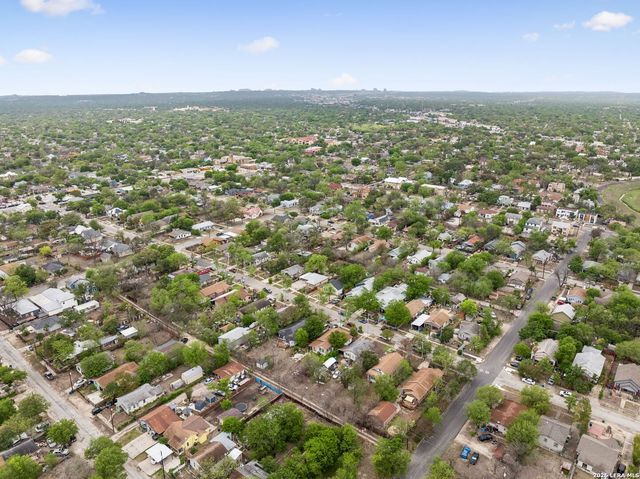 1611 W French Pl, San Antonio, TX 78201