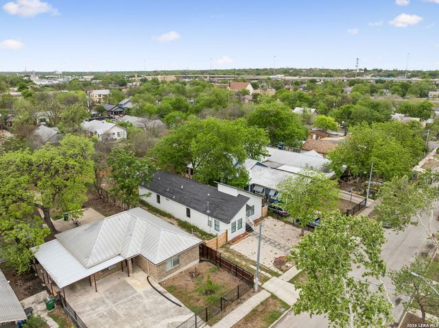 1611 W French Pl, San Antonio, TX 78201