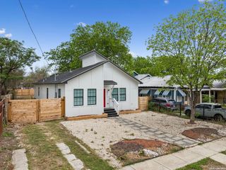 1611 W French Pl, San Antonio, TX 78201