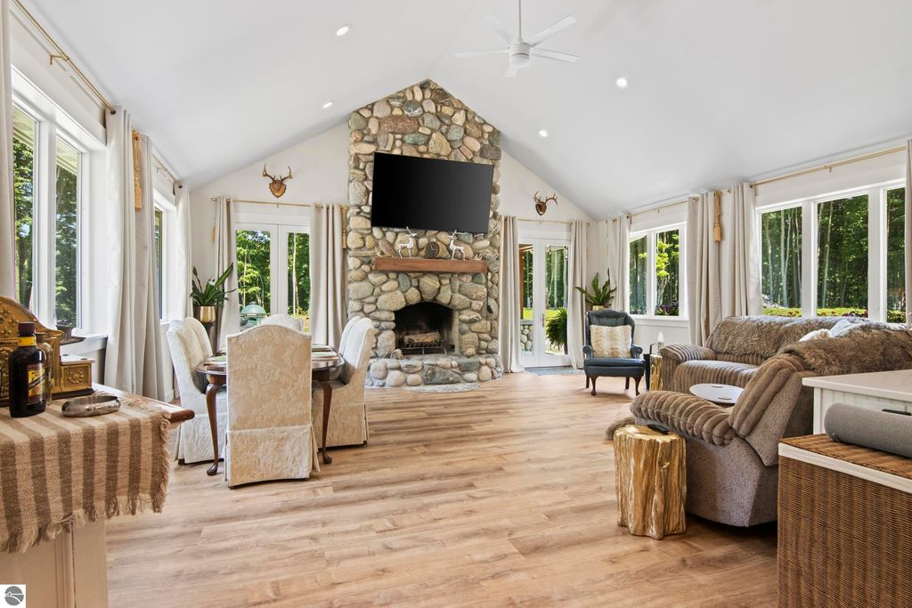 Image 7 of property listing at 8986 Alden Meadows, Alden, MI 49612