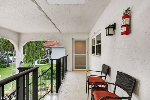1056 Forest Lakes DR C211, Naples, FL 34105