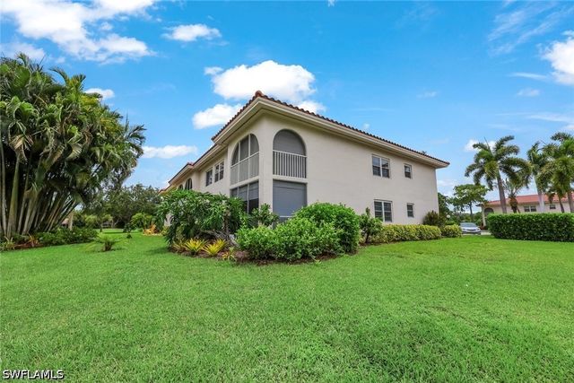 1056 Forest Lakes DR C211, Naples, FL 34105