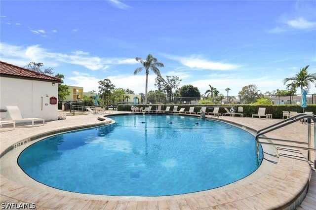 1056 Forest Lakes DR C211, Naples, FL 34105