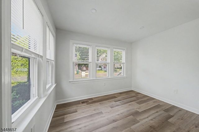 85 Madison St, Newton Town, NJ 07860