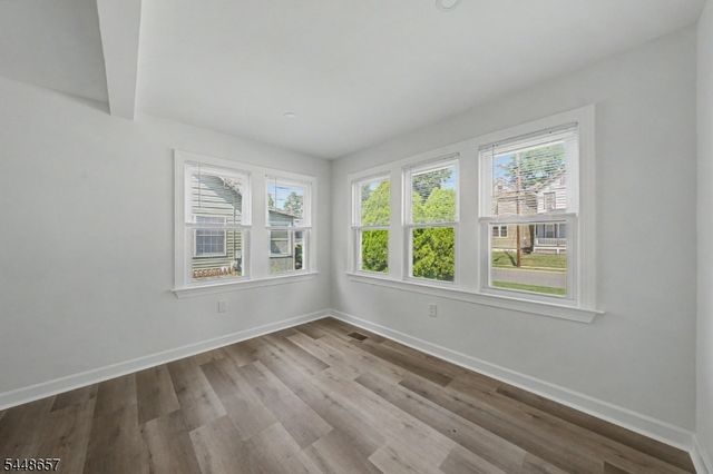 85 Madison St, Newton Town, NJ 07860