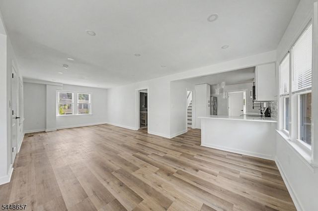 85 Madison St, Newton Town, NJ 07860