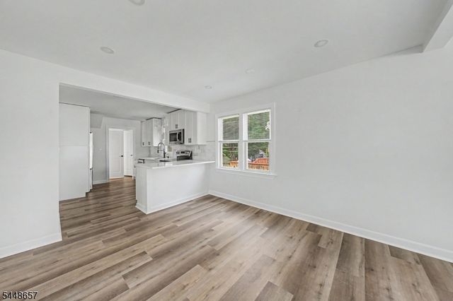 85 Madison St, Newton Town, NJ 07860